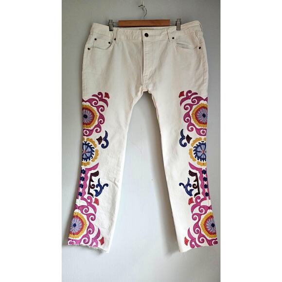 Boden High Rise Embroidered White Jeans, Bohemian, Size 33 Petite, Retail $109 - Picture 4 of 13